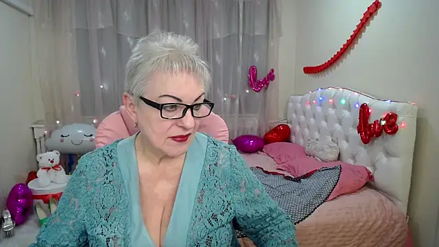 KayleSmoll online show from 02.26.25