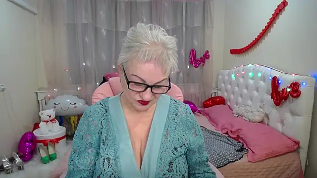 KayleSmoll online show from 03.04.25