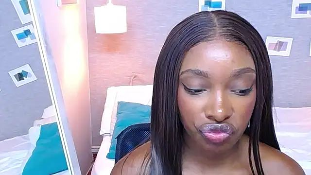 Shamiraa moore online show from 03.18.25