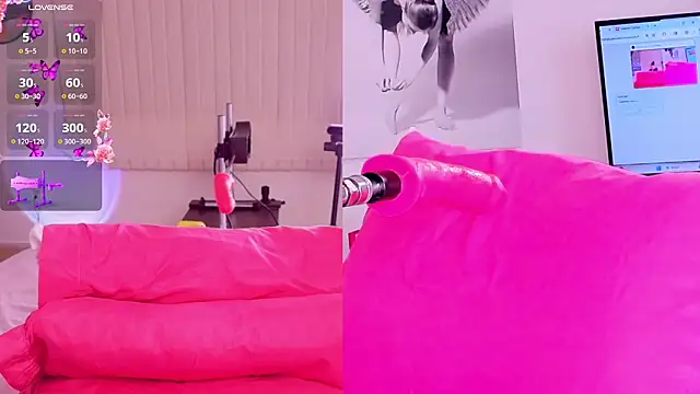 Snapshot of Emma__Erotic chatting on 02.18.26 Emma Erotic online show from 02.18.26