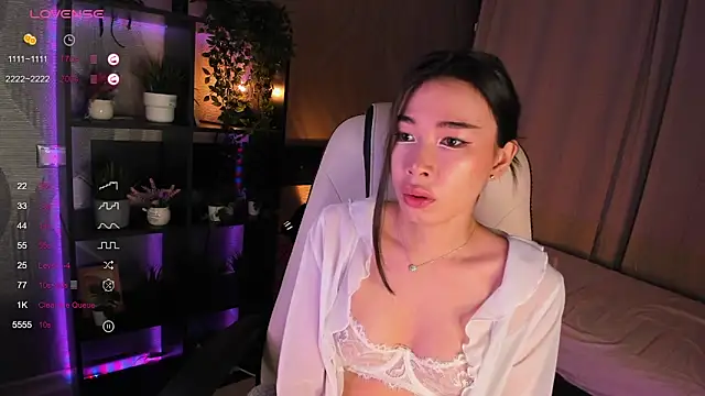 sensualily online show from 10.04.25