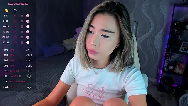 Snapshot of sensualily chatting on 07.24.26 sensualily online show from 07.24.26