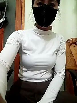 Snapshot of YunLem chatting on 12.24.24 YunLem online show from 12.24.24