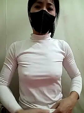 Snapshot of YunLem chatting on 12.25.24 YunLem online show from 12.25.24