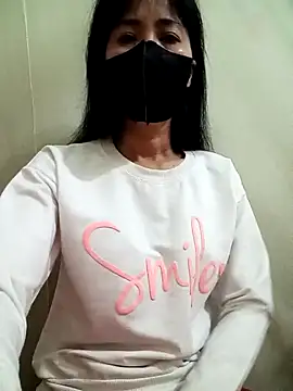 Snapshot of YunLem chatting on 12.29.24 YunLem online show from 12.29.24