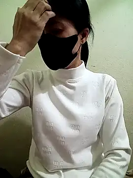Snapshot of YunLem chatting on 01.16.25 YunLem online show from 01.16.25