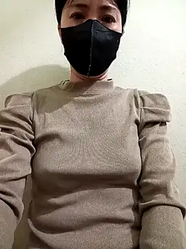 Snapshot of YunLem chatting on 02.10.25 YunLem online show from 02.10.25
