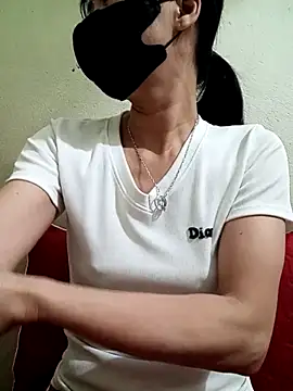 Snapshot of YunLem chatting on 03.18.25 YunLem online show from 03.18.25