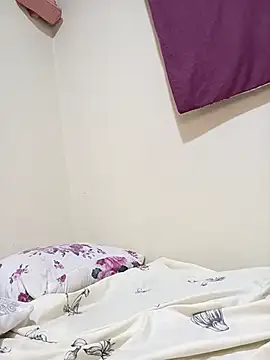 Hotpetite2024 online show from 09.17.25