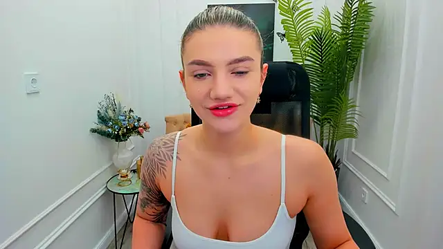 SelenaeMoore online show from 11.25.25