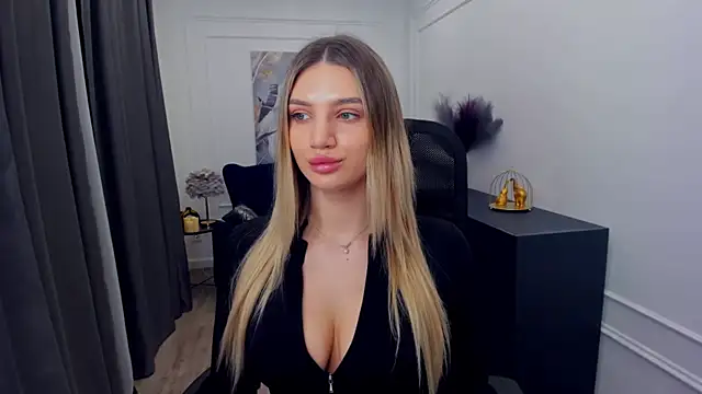 SelenaeMoore online show from 03.06.26