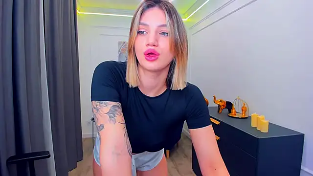 SelenaeMoore online show from 03.16.26