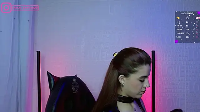 Snapshot of Layla_castilloo chatting on 02.06.25 Layla castilloo online show from 02.06.25