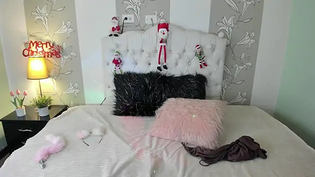 Snapshot of Esteff__o2 chatting on 12.13.24 Esteff o2 online show from 12.13.24