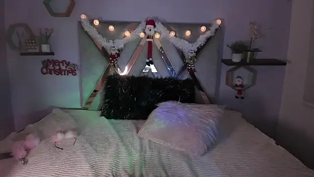 Snapshot of Esteff__o2 chatting on 12.27.24 Esteff o2 online show from 12.27.24