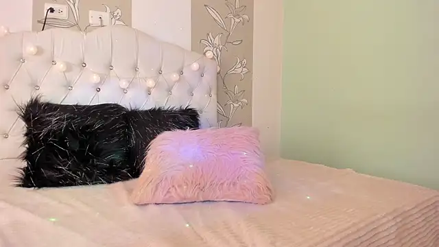 Snapshot of Esteff__o2 chatting on 01.07.25 Esteff o2 online show from 01.07.25