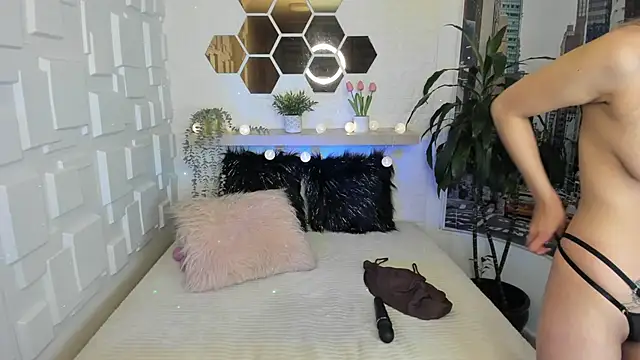 Snapshot of Esteff__o2 chatting on 02.05.25 Esteff o2 online show from 02.05.25