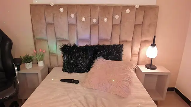 Snapshot of Esteff__o2 chatting on 03.05.25 Esteff o2 online show from 03.05.25