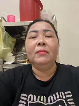 Snapshot of NDith chatting on 03.11.26 NDith online show from 03.11.26