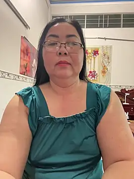 Snapshot of NDith chatting on 03.31.26 NDith online show from 03.31.26