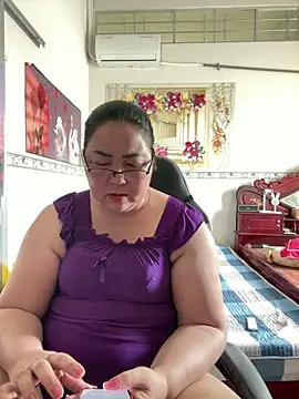 Snapshot of NDith chatting on 04.03.26 NDith online show from 04.03.26