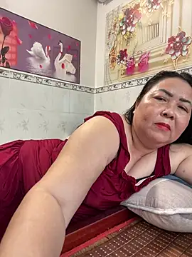 Snapshot of NDith chatting on 04.14.26 NDith online show from 04.14.26