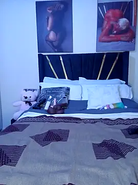 Snapshot of Cherriikenzie chatting on 10.13.25 Cherriikenzie online show from 10.13.25