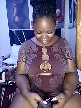 Snapshot of Cherriikenzie chatting on 10.15.25 Cherriikenzie online show from 10.15.25