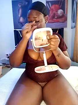 Snapshot of Cherriikenzie chatting on 10.23.25 Cherriikenzie online show from 10.23.25