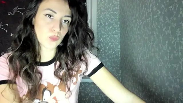 Snapshot of Karina_sunny chatting on 11.30.25 Karina sunny online show from 11.30.25