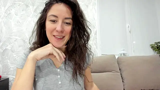 Snapshot of Karina_sunny chatting on 12.14.25 Karina sunny online show from 12.14.25