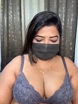 Snapshot of Oh-Monika chatting on 09.22.25 Oh-Monika online show from 09.22.25