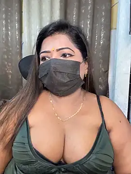 Snapshot of Oh-Monika chatting on 09.28.25 Oh-Monika online show from 09.28.25