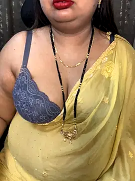 Snapshot of Oh-Monika chatting on 10.01.25 Oh-Monika online show from 10.01.25