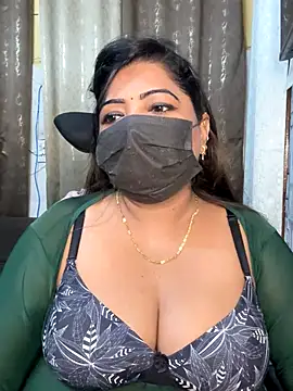 Snapshot of Oh-Monika chatting on 10.03.25 Oh-Monika online show from 10.03.25