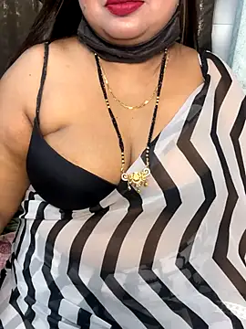 Snapshot of Oh-Monika chatting on 10.06.25 Oh-Monika online show from 10.06.25