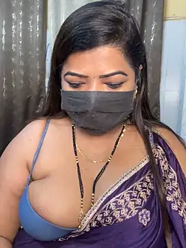 Snapshot of Oh-Monika chatting on 10.07.25 Oh-Monika online show from 10.07.25