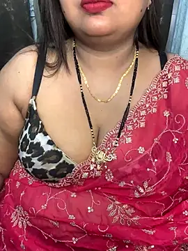 Snapshot of Oh-Monika chatting on 10.11.25 Oh-Monika online show from 10.11.25