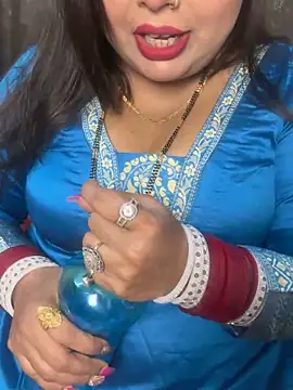 Snapshot of Oh-Monika chatting on 10.21.25 Oh-Monika online show from 10.21.25