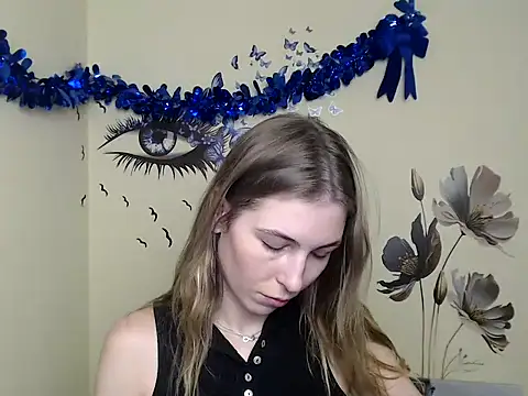 StrangerGi online show from 01.04.25