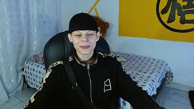 Snapshot of Matthew_Boy_ chatting on 12.24.24 Matthew Boy online show from 12.24.24