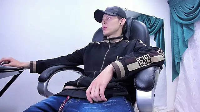 Snapshot of Matthew_Boy_ chatting on 01.23.25 Matthew Boy online show from 01.23.25