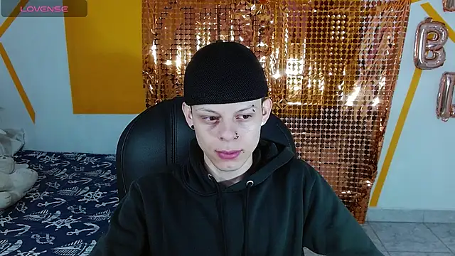 Snapshot of Matthew_Boy_ chatting on 01.25.25 Matthew Boy online show from 01.25.25