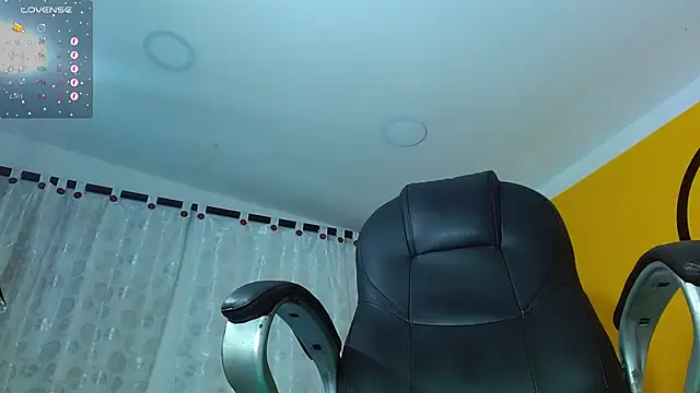 Snapshot of Matthew_Boy_ chatting on 02.15.25 Matthew Boy online show from 02.15.25