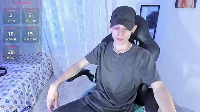 Snapshot of Matthew_Boy_ chatting on 03.03.25 Matthew Boy online show from 03.03.25