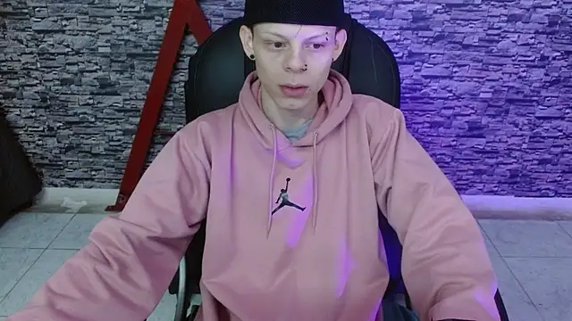 Snapshot of Matthew_Boy_ chatting on 03.09.25 Matthew Boy online show from 03.09.25