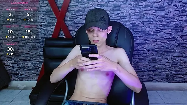 Snapshot of Matthew_Boy_ chatting on 03.10.25 Matthew Boy online show from 03.10.25