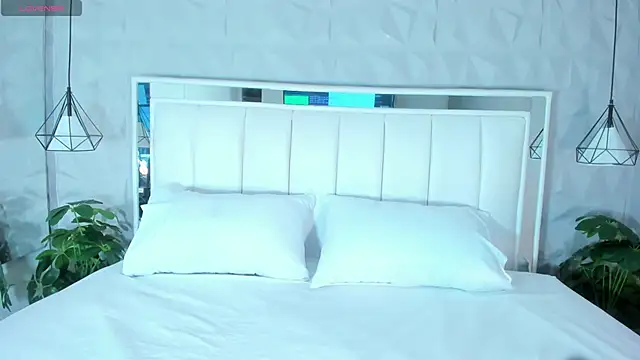 Snapshot of CailynBrowm chatting on 02.07.25 CailynBrowm online show from 02.07.25