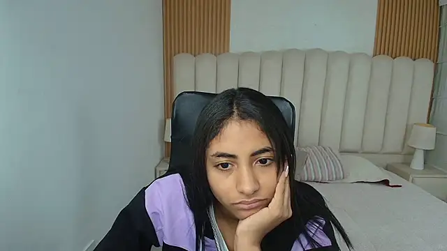 Snapshot of shaneelle chatting on 03.04.26 shaneelle online show from 03.04.26