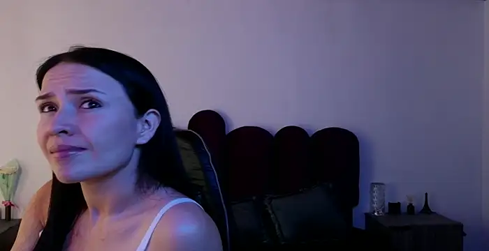 cristal hilton 10 online show from 02.10.26